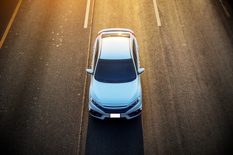汽車隔熱紙著色的窗戶可以在一年內每平方英尺節省高達 12.5 千瓦時的能源